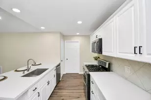 531 Edgebrook Dr, Houston, TX 77034 - Photo 3