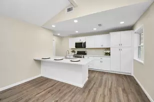 531 Edgebrook Dr, Houston, TX 77034 - Photo 11