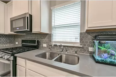 11210 Pavonia Creek Court, Richmond, TX 77406 - Photo 17