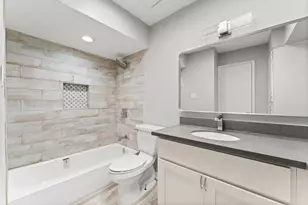 13346 Trail Hollow Dr, Houston, TX 77079 - Photo 27