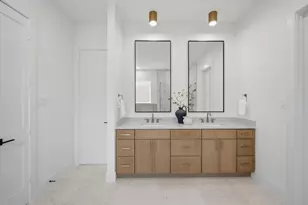 611 E 25th St, Houston, TX 77008 - Photo 17