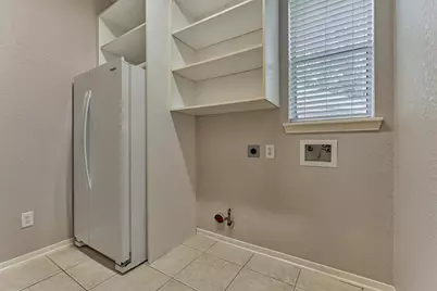 59 W Prairie Dawn Circle, The Woodlands, TX 77385 - Photo 9