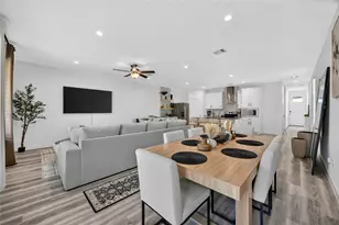 10419 Pelham Cres Ct, Houston, TX 77051 - Photo 9