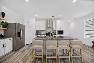 10419 Pelham Cres Ct, Houston, TX 77051 - Photo 9