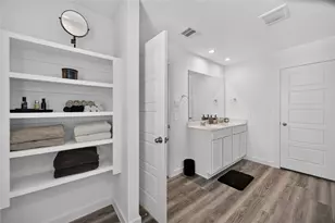 10419 Pelham Cres Ct, Houston, TX 77051 - Photo 15