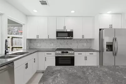 16255 Summer Wind Drive, Houston, TX 77090 - Photo 7