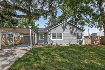 714 E Humble Street, Baytown, TX 77520 - Photo 1