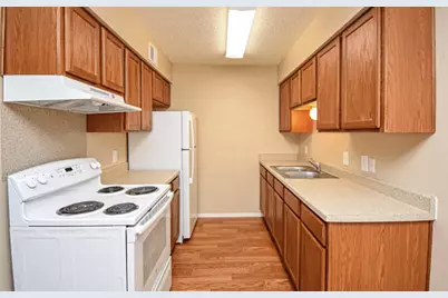 1600 S Palestine St, Athens, TX 75751 - Photo 11