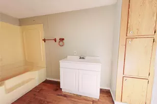 401 S Woodson St, Willis, TX 77378 - Photo 11