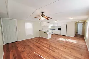 401 S Woodson St, Willis, TX 77378 - Photo 3