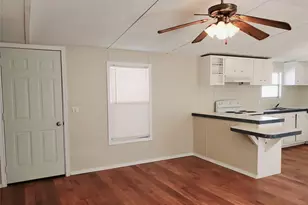 401 S Woodson St, Willis, TX 77378 - Photo 5