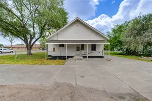 211 E West St, El Campo, TX 77437 - Photo 41