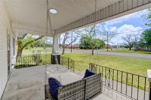 211 E West St, El Campo, TX 77437 - Photo 7