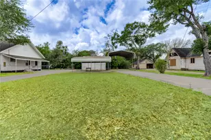 211 E West St, El Campo, TX 77437 - Photo 43