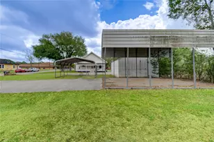 211 E West St, El Campo, TX 77437 - Photo 45