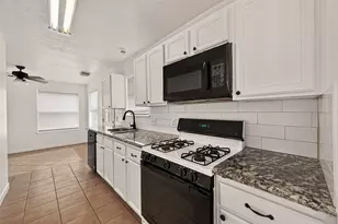 6515 Amberfield Ln, Katy, TX 77449 - Photo 13