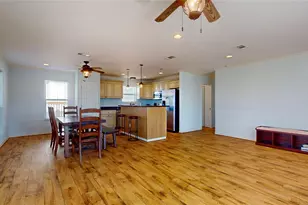 854 Palmetto Dr, Crystal Beach, TX 77650 - Photo 11
