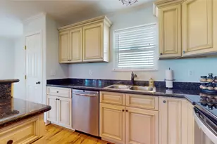 854 Palmetto Dr, Crystal Beach, TX 77650 - Photo 19