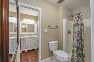 10502 Hammerly Blvd, Houston, TX 77043 - Photo 15