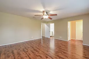 10502 Hammerly Blvd, Houston, TX 77043 - Photo 19