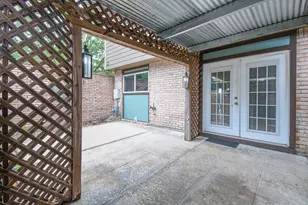10502 Hammerly Blvd, Houston, TX 77043 - Photo 35