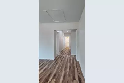 210 Julia St, Yoakum, TX 77995 - Photo 15