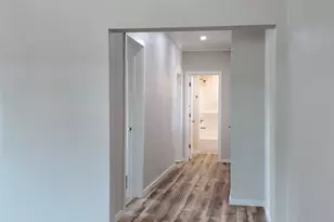 210 Julia St, Yoakum, TX 77995 - Photo 15