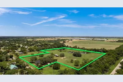 210 Julia St, Yoakum, TX 77995 - Photo 31