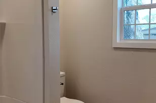 210 Julia St, Yoakum, TX 77995 - Photo 27