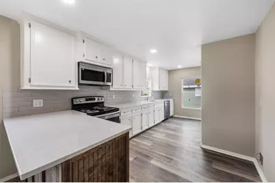 726 10th Avenue N, Texas City, TX 77590 - Photo 11