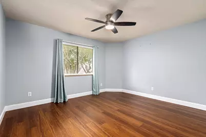 13507 Country Green Court, Houston, TX 77059 - Photo 23