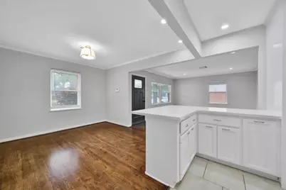 10406 Woodwind Drive, Houston, TX 77025 - Photo 9