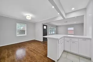 10406 Woodwind Dr, Houston, TX 77025 - Photo 9