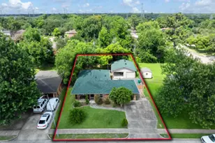 10406 Woodwind Dr, Houston, TX 77025 - Photo 1