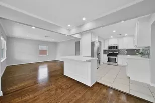 10406 Woodwind Dr, Houston, TX 77025 - Photo 11
