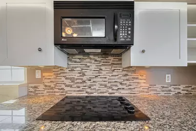 12346 Gainsborough Drive, Houston, TX 77031 - Photo 15