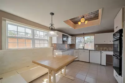 12346 Gainsborough Drive, Houston, TX 77031 - Photo 11