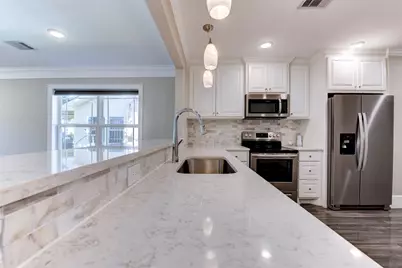 109 Dresden Street, Houston, TX 77012 - Photo 19