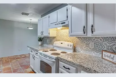 17302 S Yorkglen Drive, Houston, TX 77084 - Photo 9