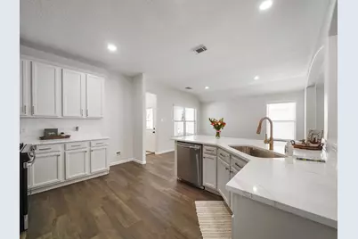 3301 Clover Hill Lane, Texas City, TX 77591 - Photo 11