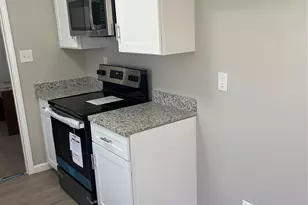 402 Thompson Dr, Bay City, TX 77414 - Photo 5