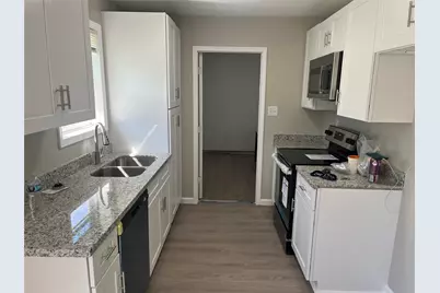 402 Thompson Drive, Bay City, TX 77414 - Photo 9