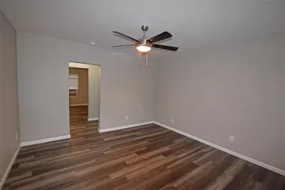 122 Pineview, Houston, TX 77012 - Photo 3