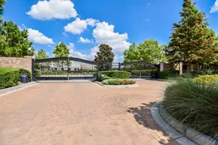 10606 Centre Shadows Dr, Houston, TX 77043 - Photo 3