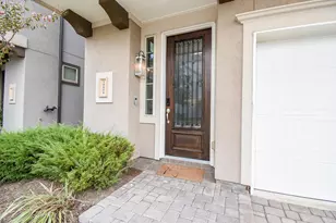 10606 Centre Shadows Dr, Houston, TX 77043 - Photo 5