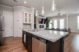 10606 Centre Shadows Dr, Houston, TX 77043 - Photo 21