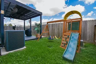 10606 Centre Shadows Dr, Houston, TX 77043 - Photo 35
