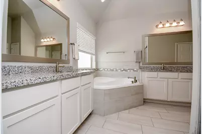 10606 Centre Shadows Drive, Houston, TX 77043 - Photo 27