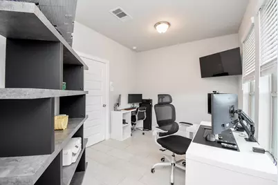 10606 Centre Shadows Drive, Houston, TX 77043 - Photo 9