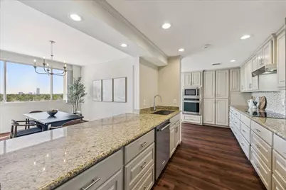 49 Briar Hollow Lane Lane #1004, Houston, TX 77027 - Photo 9